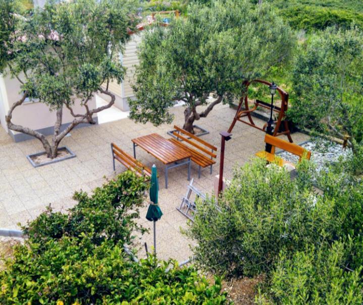 Manora Sucuraj 2 Bedroom Apartment Esterno foto