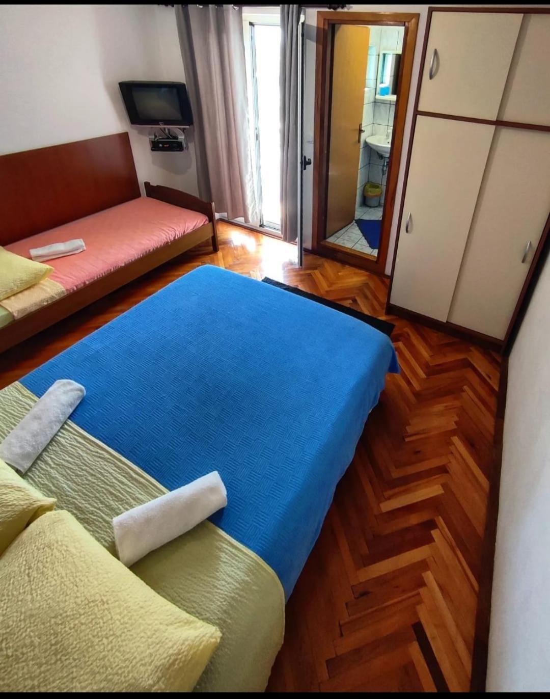Manora Sucuraj 2 Bedroom Apartment Esterno foto