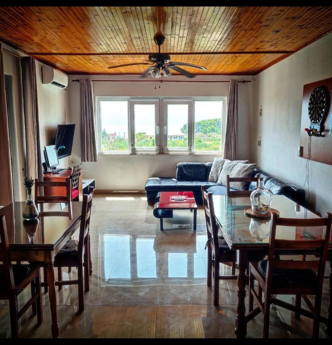 Manora Sucuraj 2 Bedroom Apartment Esterno foto