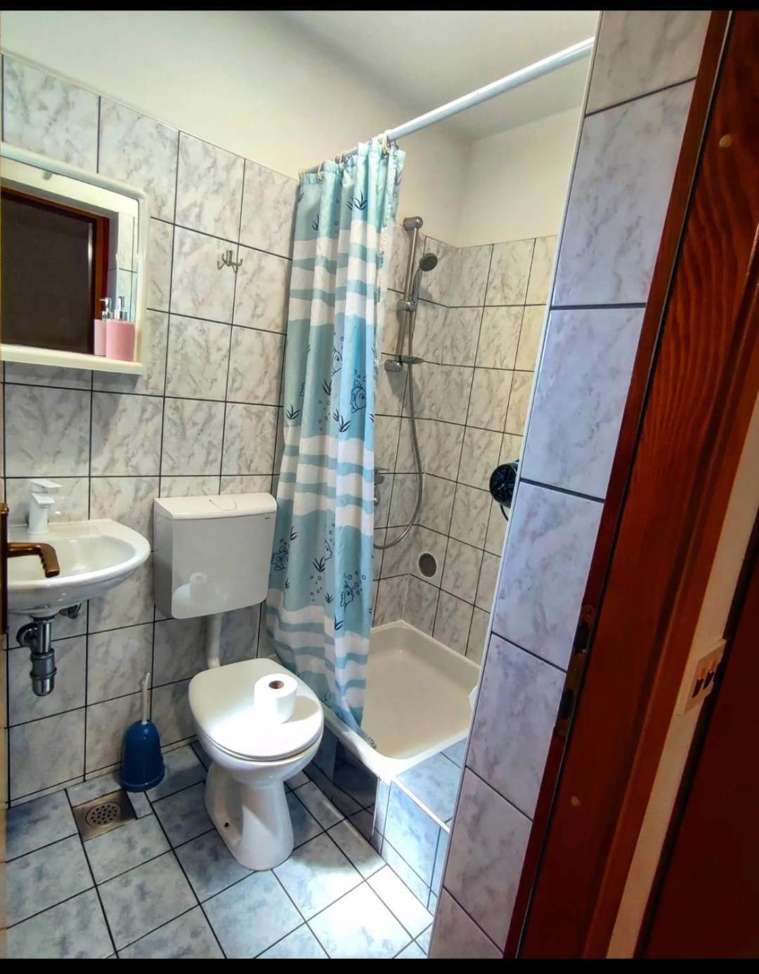 Manora Sucuraj 2 Bedroom Apartment Esterno foto